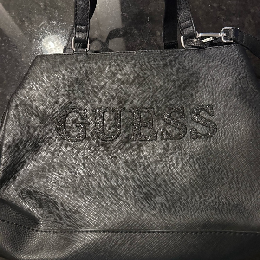GUESS Elegant Black Shoulder Bag